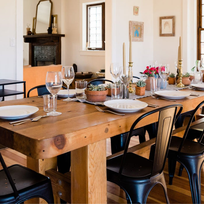 The Ultimate Guide to Choosing a Farmhouse Dining Room Table 2026