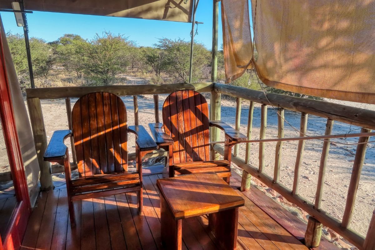 Rustic Porch Furniture Guide: Style Tips for 2026 Outdoor Spaces
