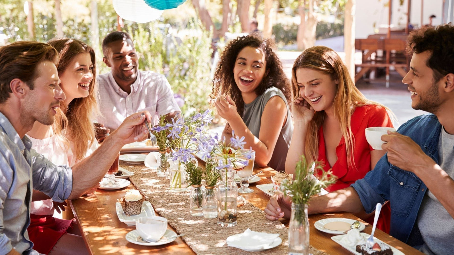 Outdoor Farmhouse Table Guide: Style & Care Tips for 2026