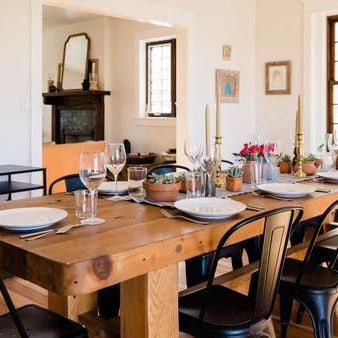 The Ultimate Guide to Choosing a Farmhouse Dining Room Table 2026