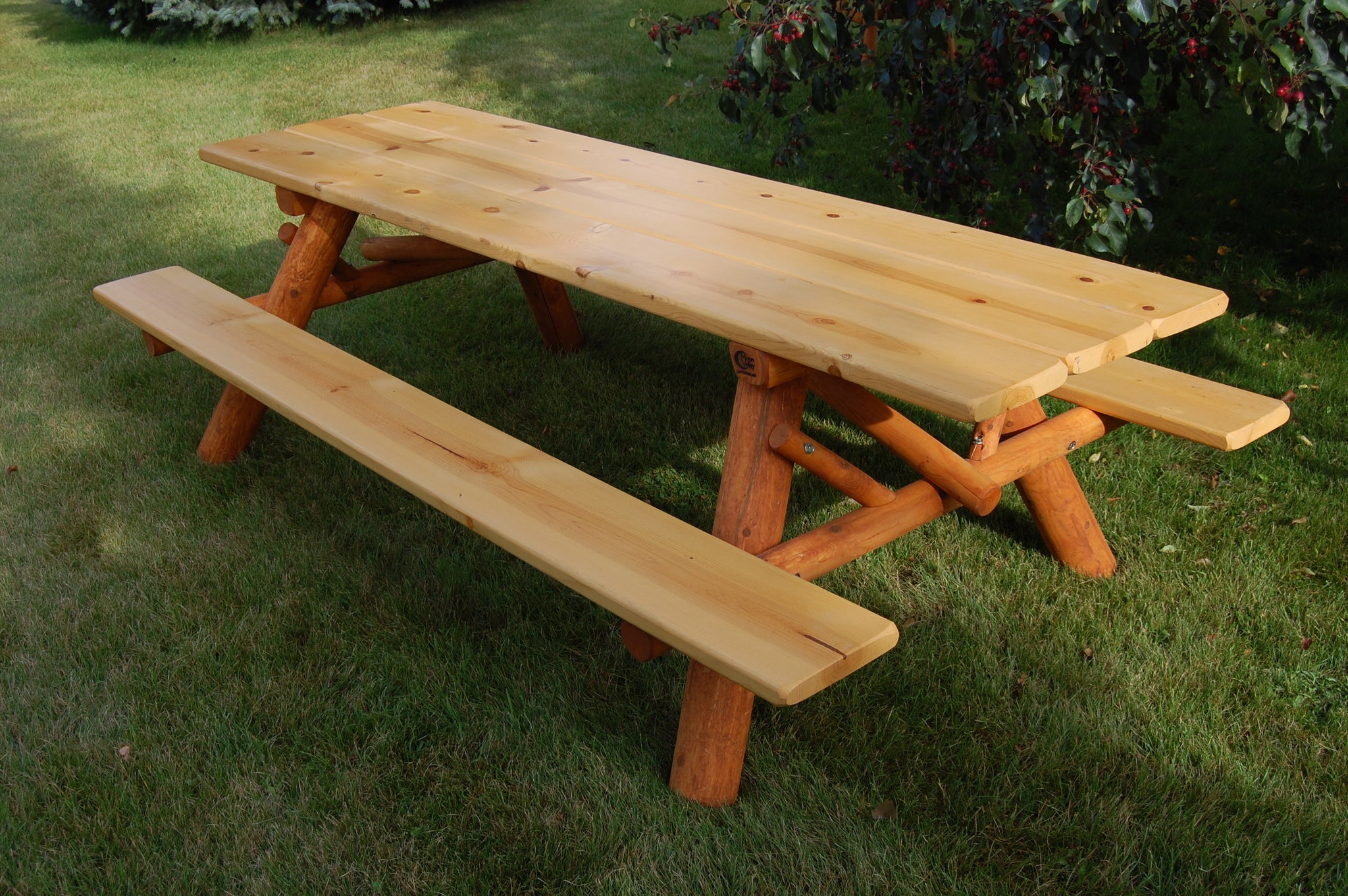 8' WOOD PICNIC TABLES