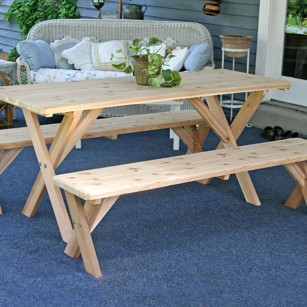 Wood Picnic Tables Make Summer Dining a Breeze